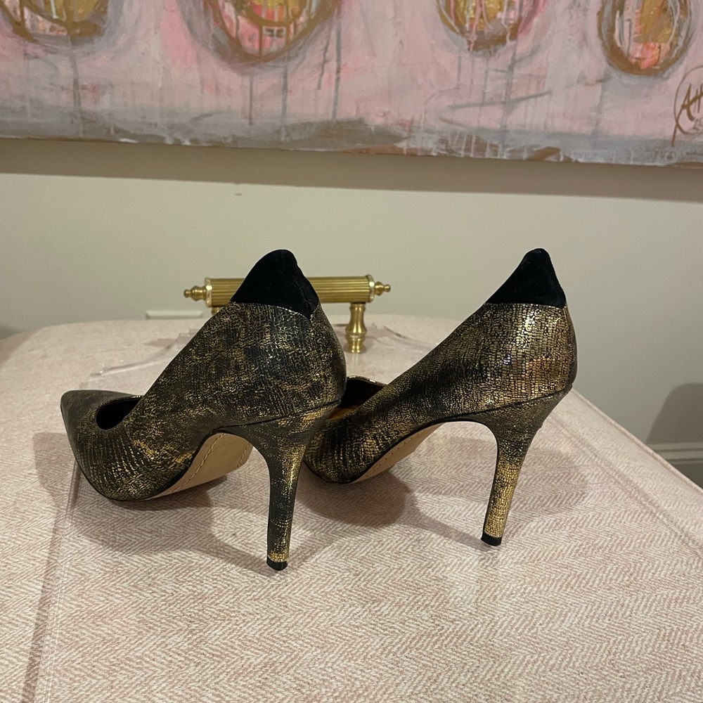 Sam Edelman Black and Gold Heels - Picture 3 of 7